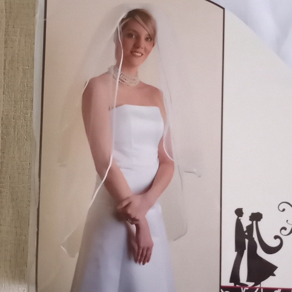 Wedding veil 2 tier satin edge - Picture 3 of 4